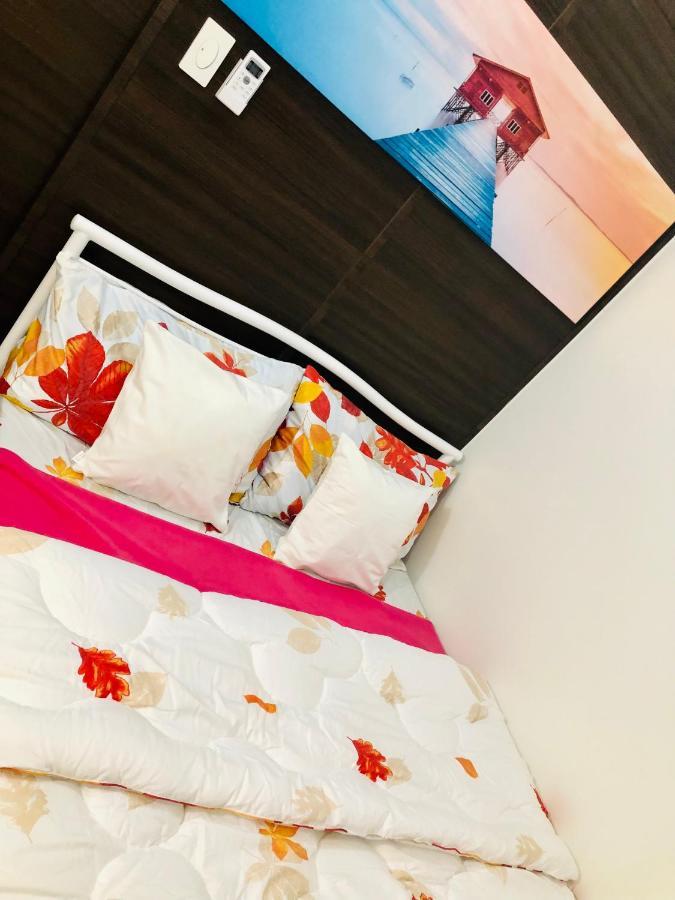 Air Residence 1Br With Balcony Free Netflix And Disney Plus Manila Luaran gambar