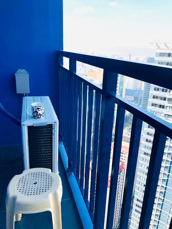 Air Residence 1Br With Balcony Free Netflix And Disney Plus Manila Luaran gambar